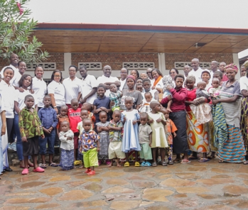 Interbank Burundi a célébré les fêtes de fin d’année avec le centre des sœurs Calcutta sis à Kajaga